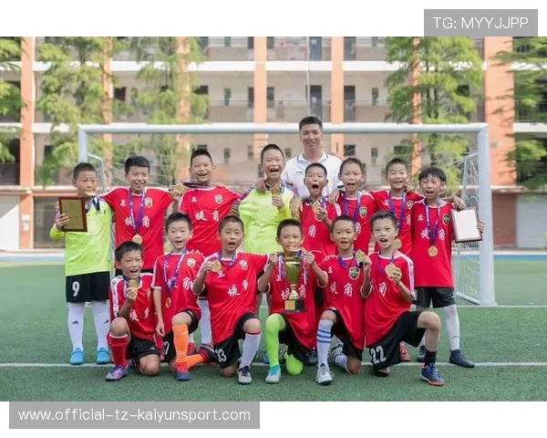 俱乐部公布青训教练团队新任命，青训教练是什么意思