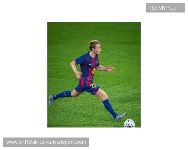 德容与卡萨多的黄牌危机，德容在巴萨打什么位置