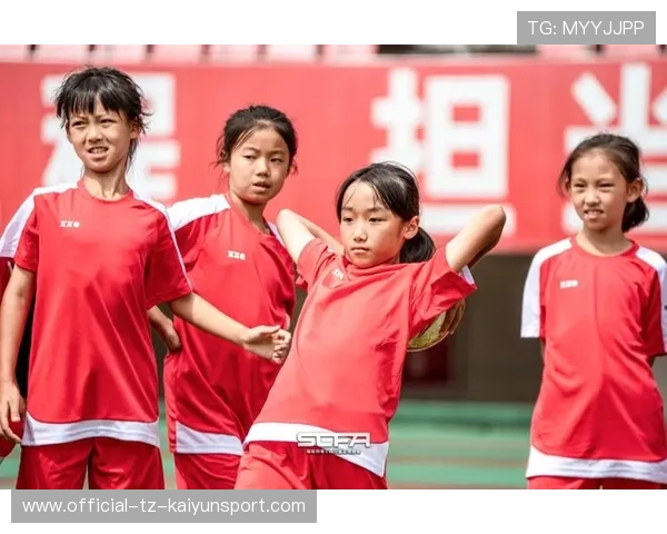 青年女足培训营创新训练法 提升技术细节,青少年女足训练 青年女足培训营创新训练法 提升技术细节,青少年女足训练